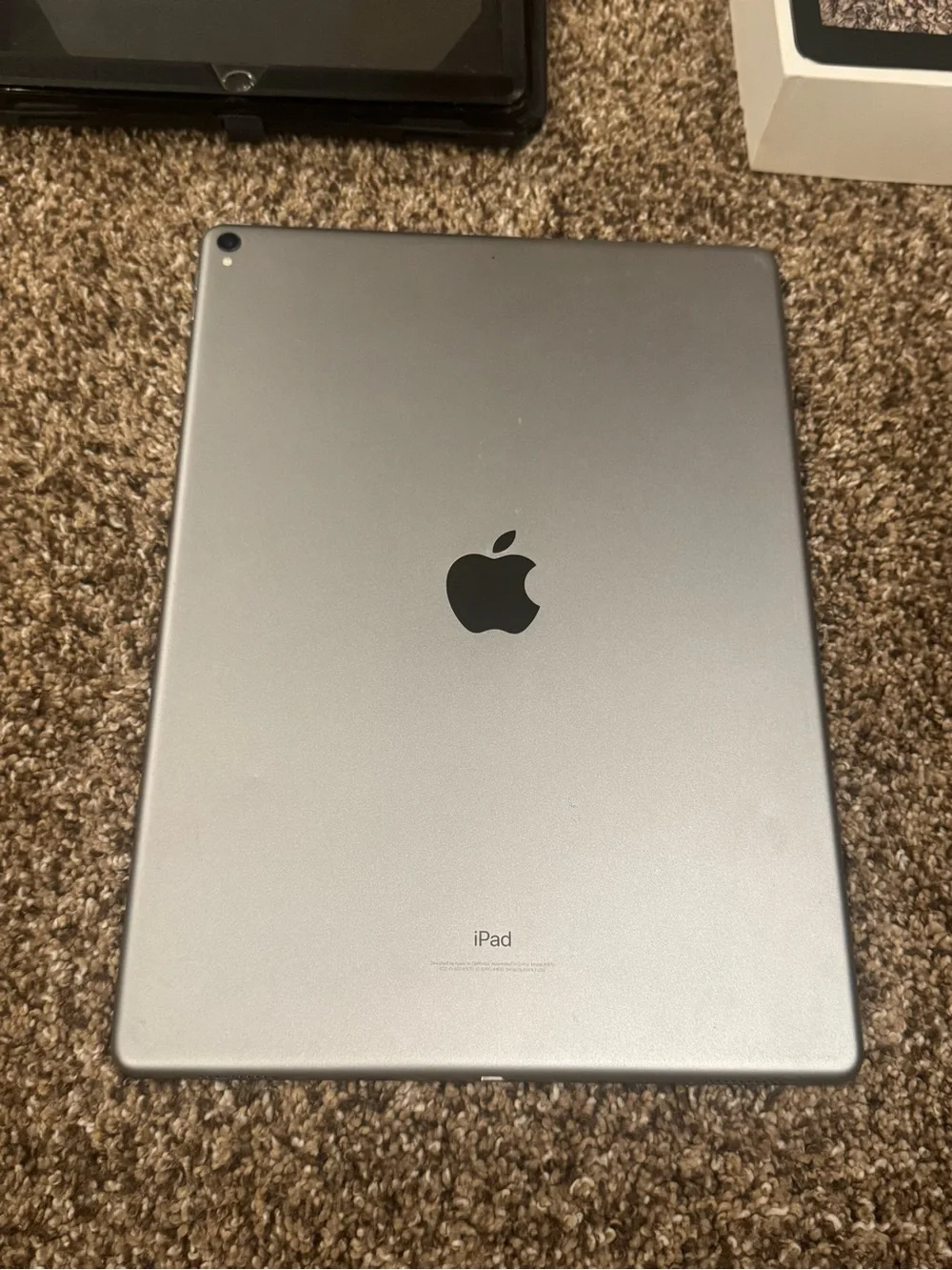 ⭐️ Apple A1670 iPad Pro 64g 12.9” W/ Original Box & Otter Box Case ⭐️